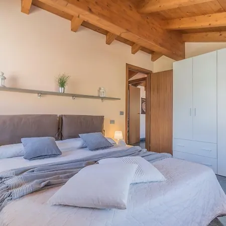 Casa Del Tiglio شقة